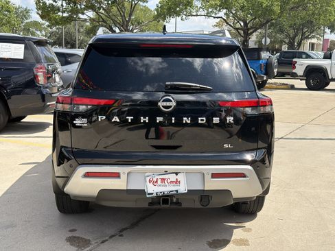 Used 2024 Nissan Pathfinder SL w/ SL Premium Package FWD image 5