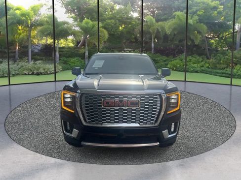Used 2021 GMC Yukon XL Denali w/ Denali Premium Package AWD/4WD image 2