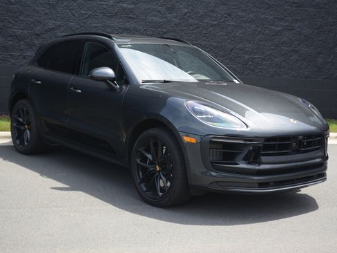 Certified 2024 Porsche Macan GTS AWD/4WD image 9