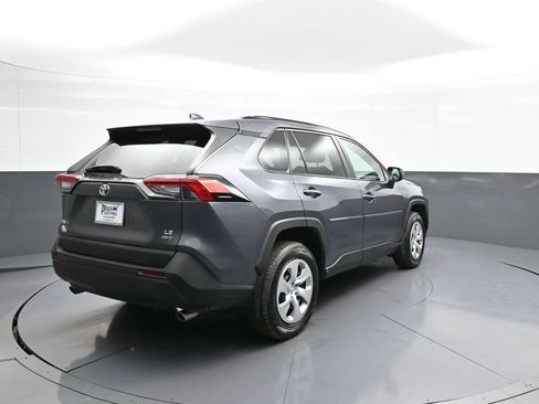 Used 2021 Toyota RAV4 LE AWD/4WD image 6