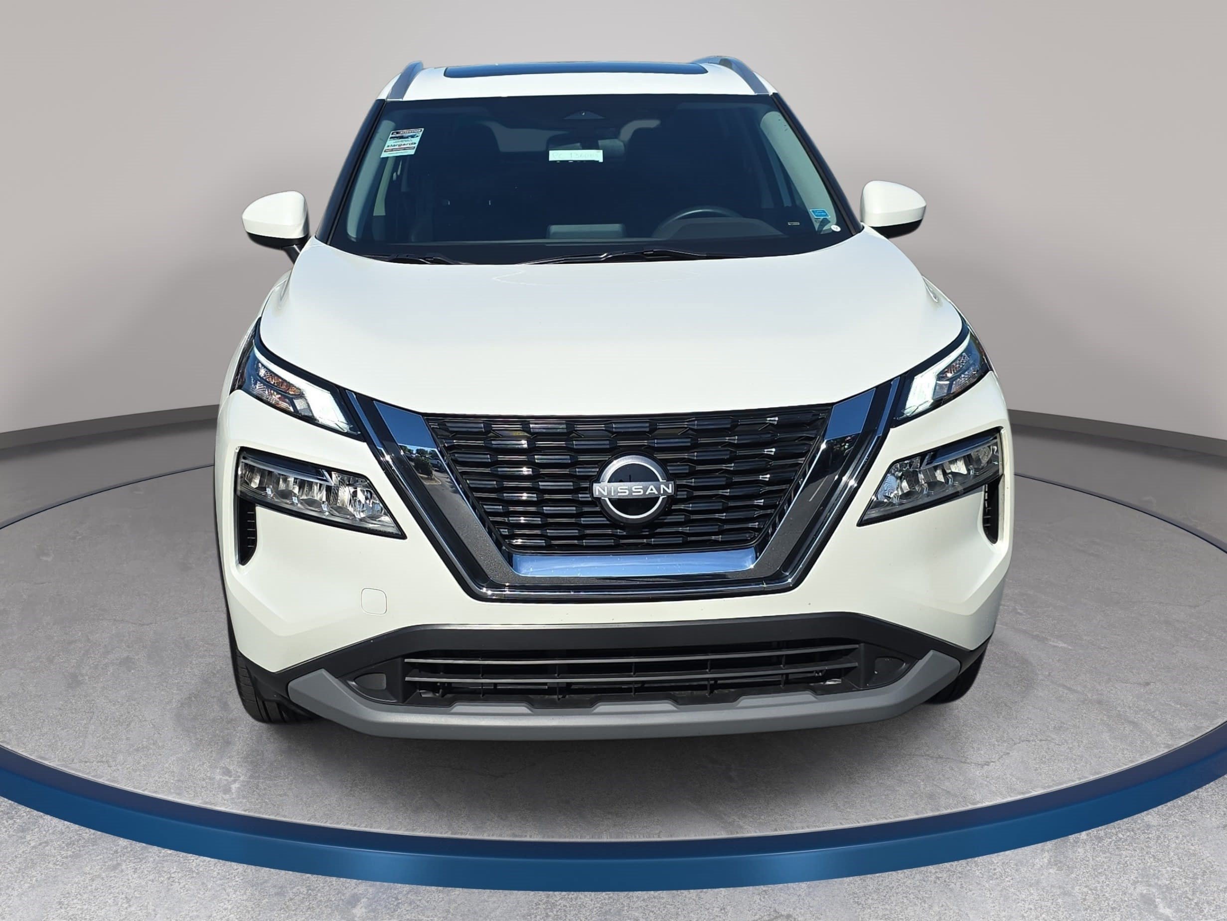 Used 2023 Nissan Rogue SV w/ SV Premium B Package FWD image 2
