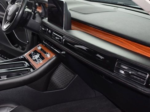 Used 2020 Lincoln Aviator Reserve w/ Equipment Group 201A image 13