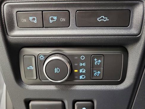 Used 2022 Ford F150 Lariat w/ Max Trailer Tow Package image 24