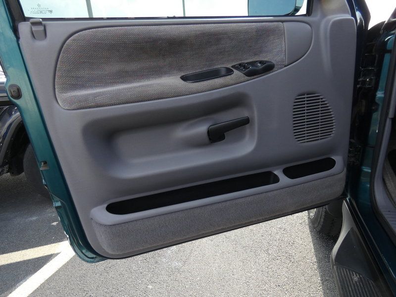 Used 1997 Dodge Ram 2500 Truck 2WD Club Cab image 19