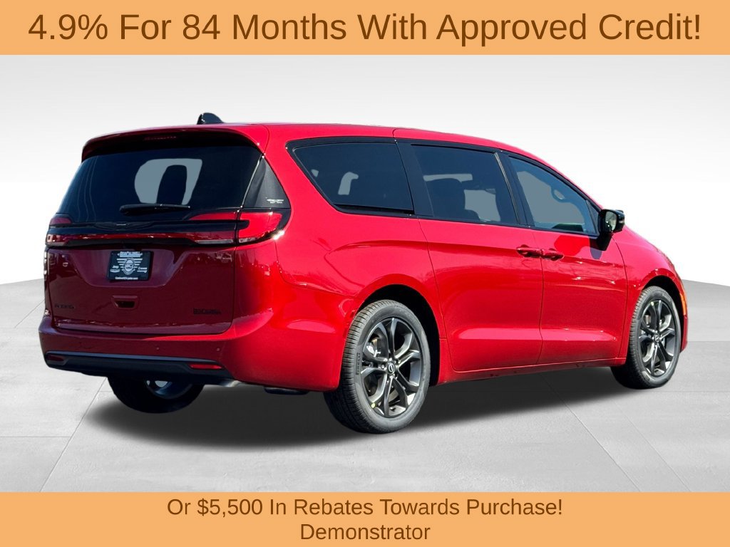 New 2026 Chrysler Pacifica Select FWD image 7