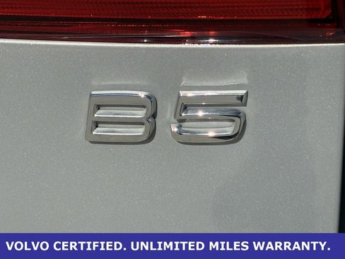 Certified 2023 Volvo XC60 B5 Plus w/ Climate Package image 8