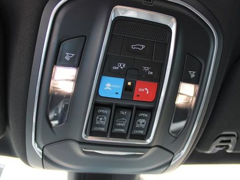 Used 2025 Jeep Wagoneer Series II w/ Premium Group I AWD/4WD image 25