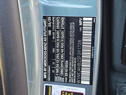 Used 2025 Mercedes-Benz GLC 300 4MATIC image 25