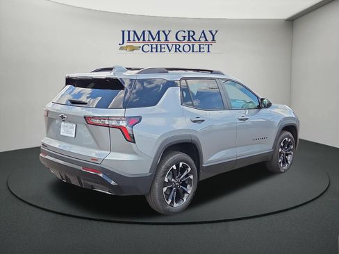 New 2027 Chevrolet Equinox RS w/ Convenience Package III FWD image 5