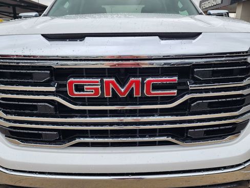 New 2026 GMC Sierra 1500 SLT w/ X31 Off-Road Package AWD/4WD image 10