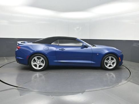 Used 2020 Chevrolet Camaro LT RWD image 31