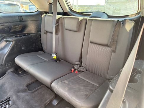 Used 2018 Toyota Highlander LE FWD image 21