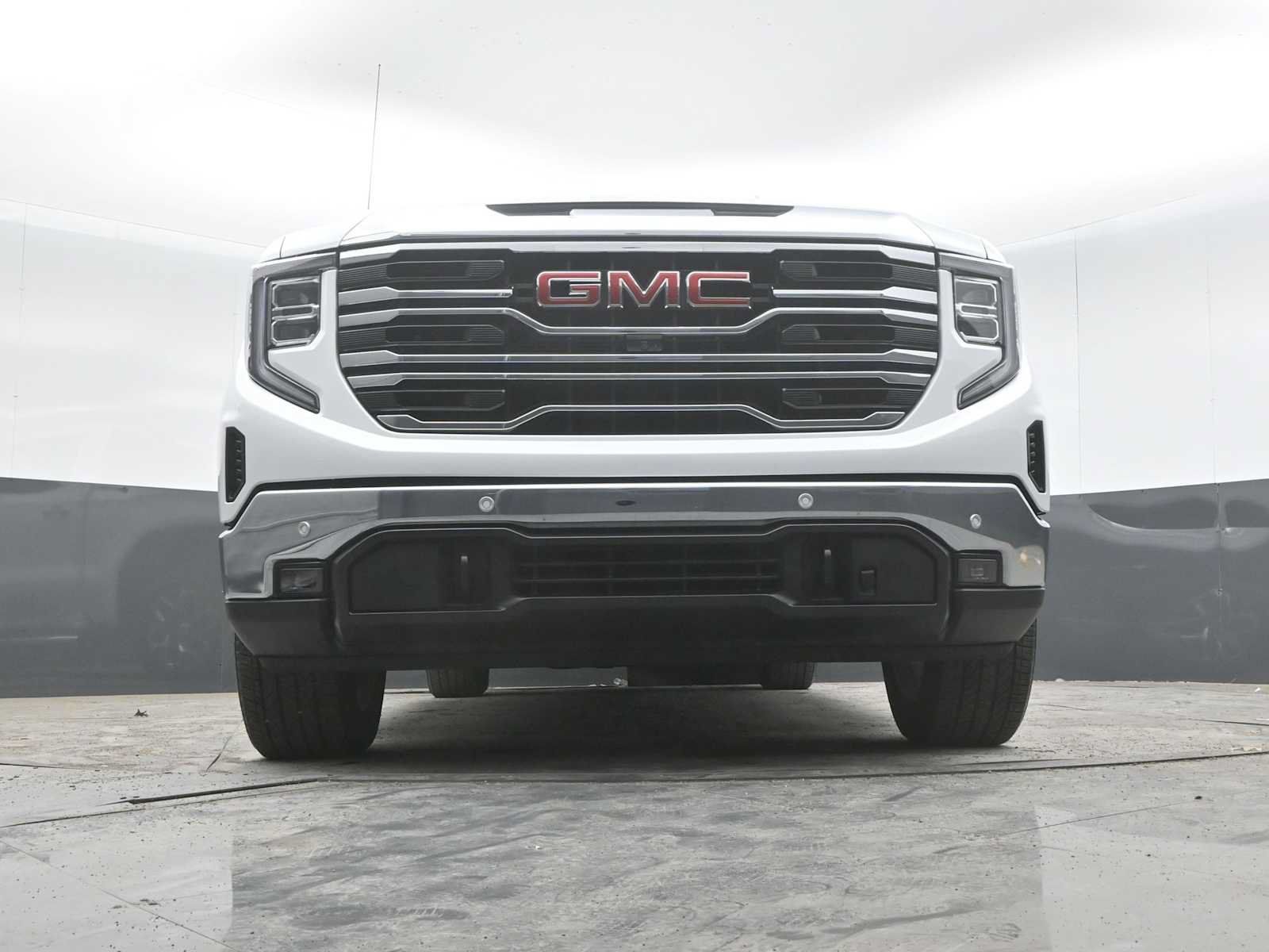 Used 2024 GMC Sierra 1500 SLT w/ SLT Premium Plus Package AWD/4WD image 42