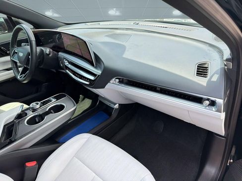Used 2024 Cadillac Lyriq Sport RWD image 30