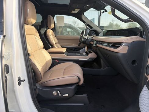 New 2025 Lincoln Navigator L Black Label image 7