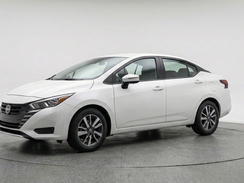 Used 2025 Nissan Versa SV FWD image 3