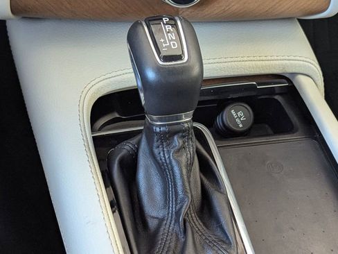 Used 2021 Volvo XC90 T6 Momentum w/ Advanced Package image 16