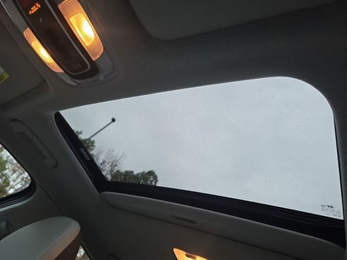 Certified 2024 Hyundai Elantra Limited image 42