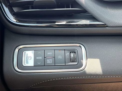 Used 2026 Buick Enclave Sport Touring w/ Power Package AWD/4WD image 32