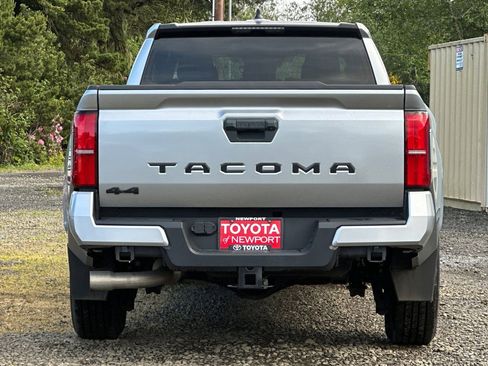 Used 2024 Toyota Tacoma SR5 AWD/4WD image 5