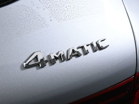 Used 2022 Mercedes-Benz GLC 300 4MATIC image 37