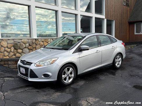 Used 2014 Ford Focus SE FWD image 1