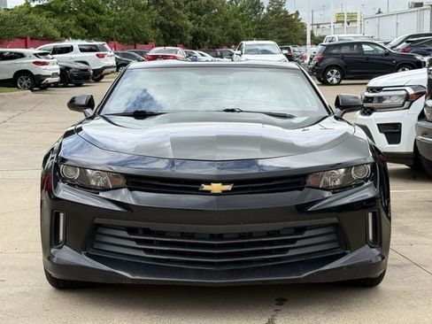 Used 2018 Chevrolet Camaro LT w/ Technology Package RWD image 6
