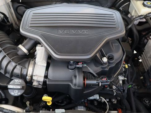 Used 2018 GMC Acadia SLT AWD/4WD image 33