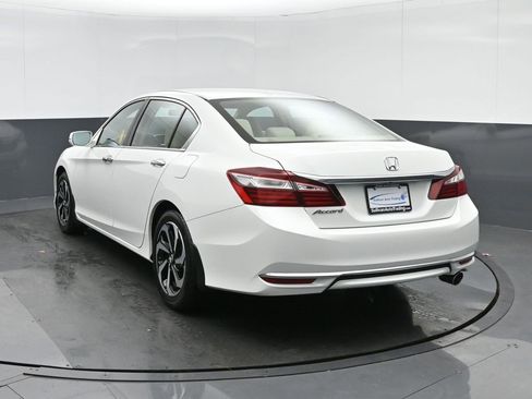 Used 2016 Honda Accord EX image 5