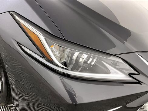 Used 2025 Lexus ES 350 w/ Premium Package image 27