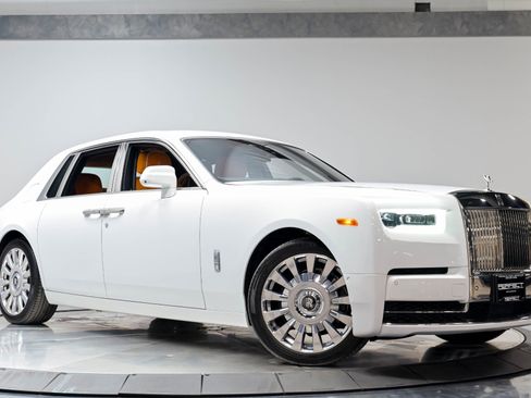 Used 2022 Rolls-Royce Phantom Sedan w/ The Phantom Package RWD image 66