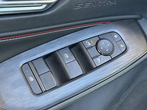New 2027 Nissan Sentra SR w/ Floor Mat Package FWD image 12