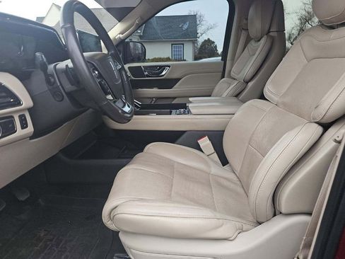 Used 2019 Lincoln Navigator Reserve image 4
