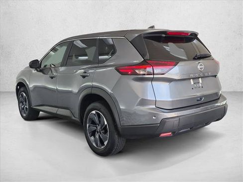 Used 2025 Nissan Rogue SV FWD image 8
