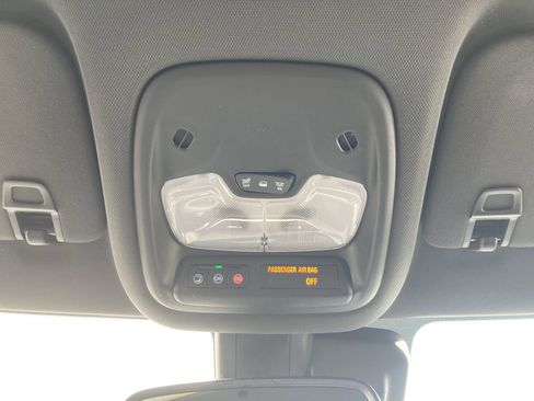 Used 2021 Chevrolet TrailBlazer ACTIV w/ Technology Package image 31