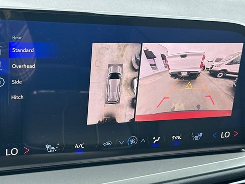 New 2025 Chevrolet Traverse LT w/ Enhanced Driving Package image 24