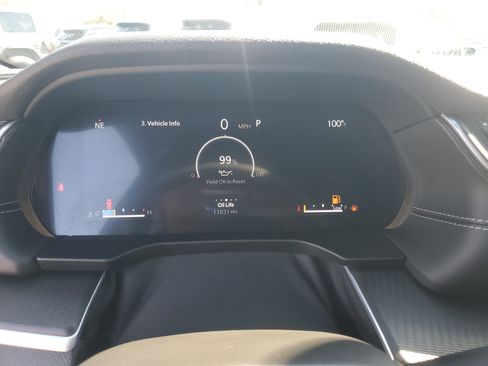 Used 2025 Jeep Grand Cherokee L Laredo RWD image 18