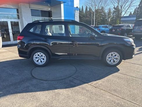 Used 2021 Subaru Forester image 9