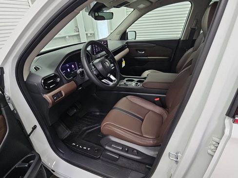 New 2026 Honda Pilot Touring image 10