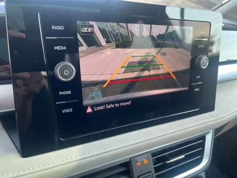 New 2025 Volkswagen Taos SE image 12