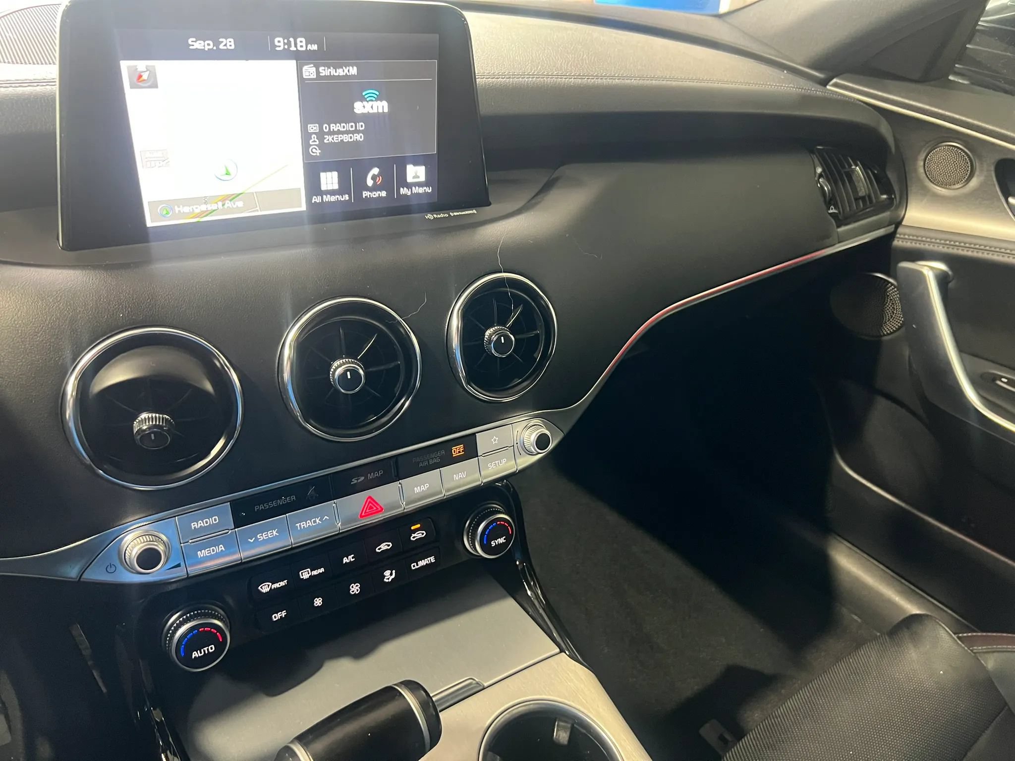 Used 2020 Kia Stinger GT1 AWD/4WD image 22