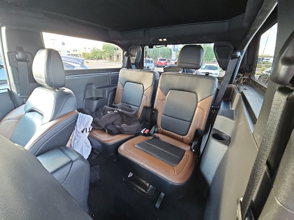 Used 2023 Ford Bronco Outer Banks w/ Sasquatch Package AWD/4WD image 7