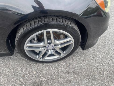 Used 2014 Mercedes-Benz E 550 4MATIC Sedan image 32