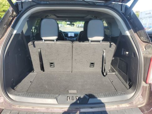 Used 2022 Ford Explorer XLT w/ Equipment Group 202A AWD/4WD image 17