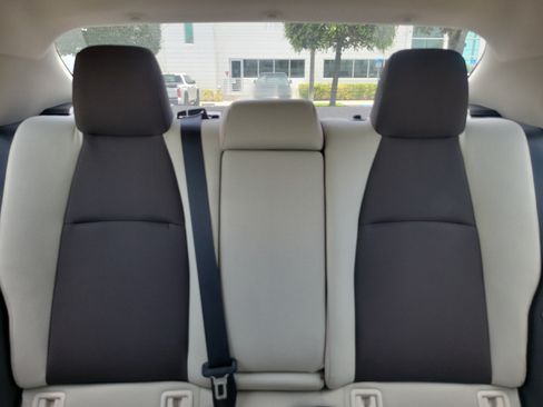 Used 2025 Toyota Corolla LE FWD image 21