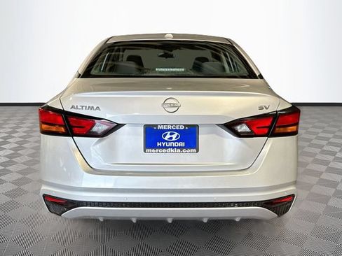 Used 2024 Nissan Altima 2.5 SV FWD image 6