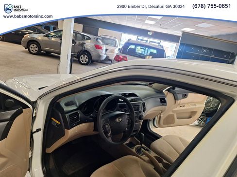 Used 2009 Kia Optima LX image 17