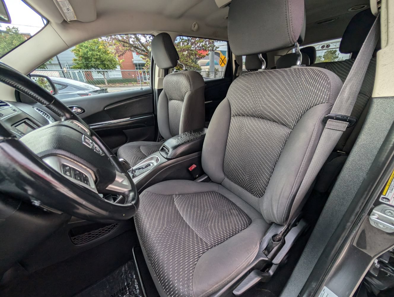 Used 2016 Dodge Journey SE w/ Flexible Seating Group FWD image 17