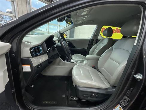 Used 2019 Kia Niro EX Premium image 11