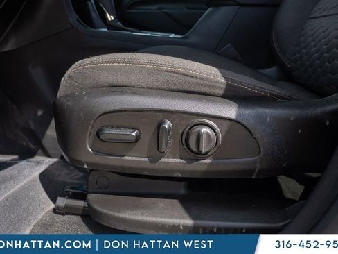 Used 2019 Chevrolet Equinox LT FWD image 16